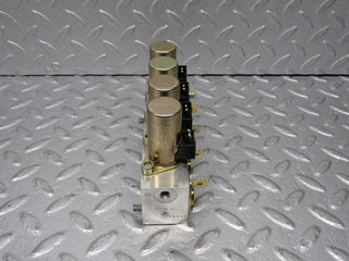 39463 Mercedes-Benz R129 320SL Coupe Roof Hydraulic Valve Left Side 1298002578