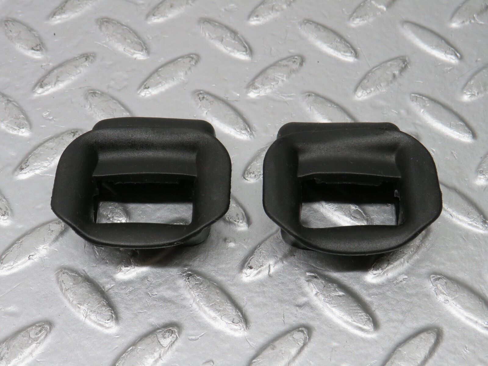 33455 Mercedes-Benz W202 C180 Rear Door Check Strap Rubber Seal 2x 2027372430