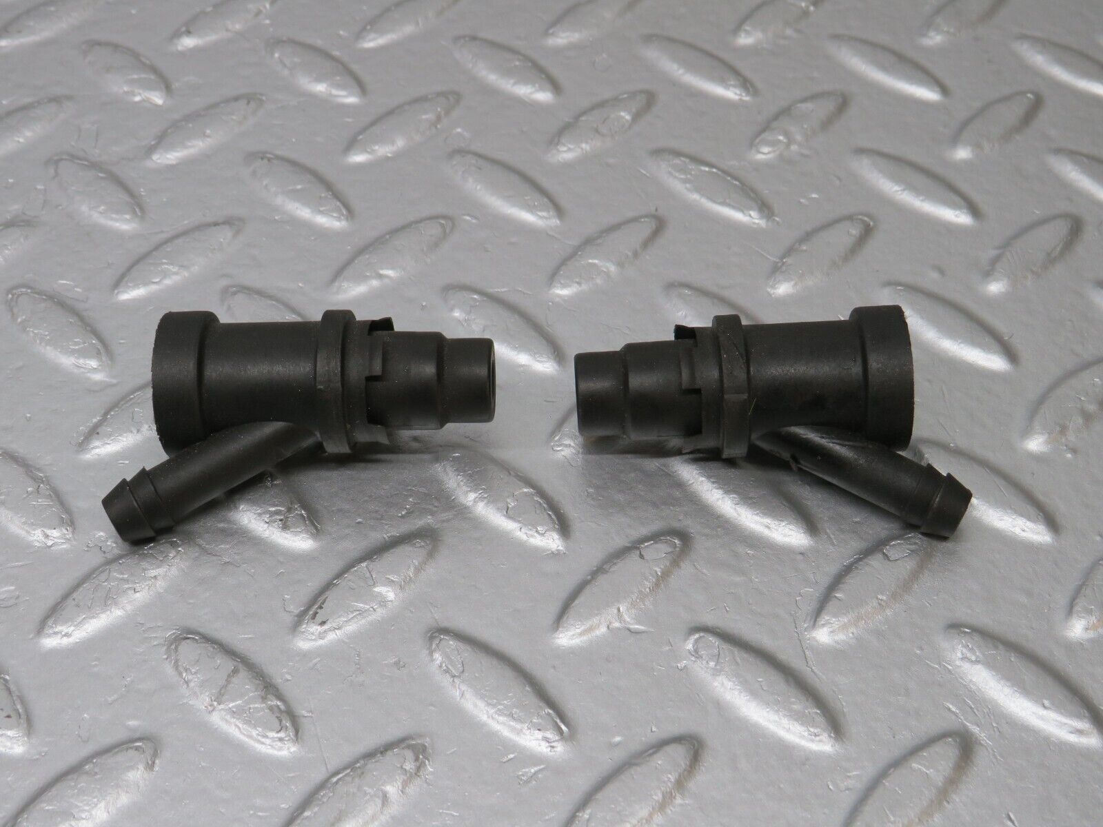 40264 Mercedes-Benz R107 Fuel Injector Holder 2x