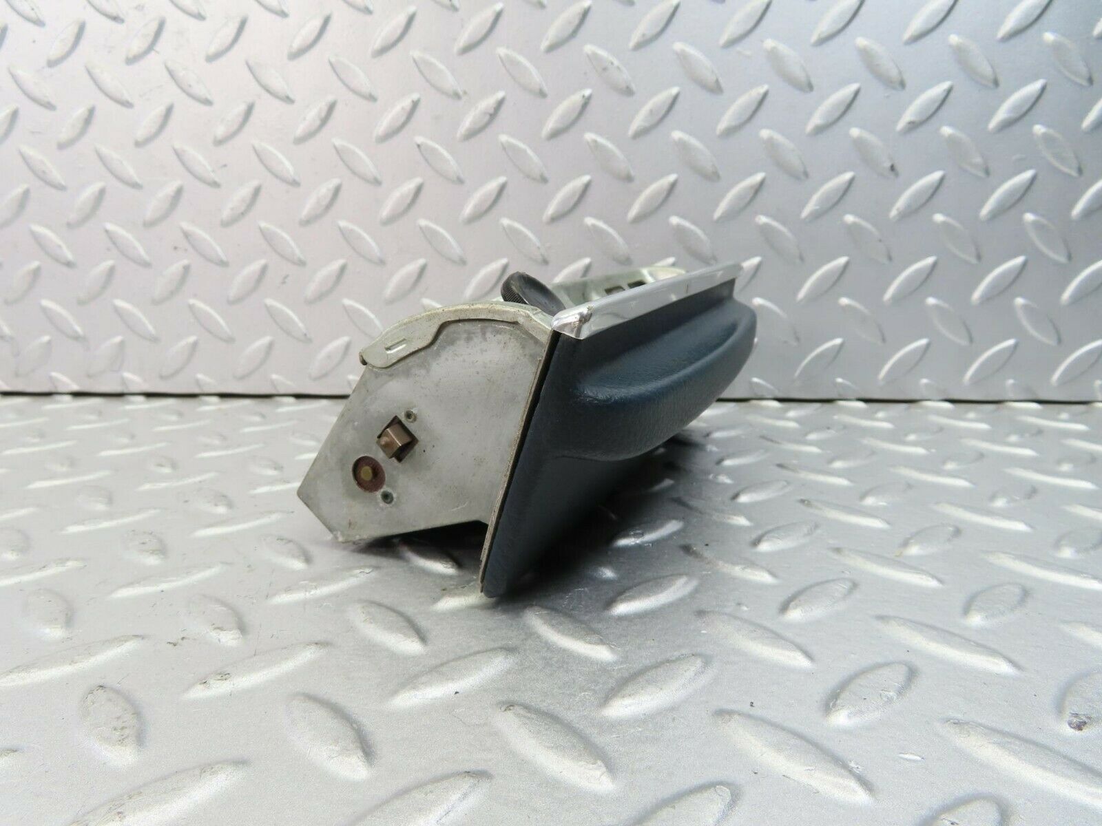 9018 Mercedes-Benz C107 Centre Console Ashtray Blue