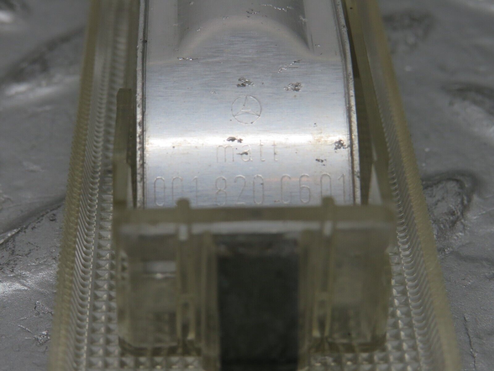 37747 Mercedes-Benz A124 320E Cabriolet Rear Interior Dome Light 0018200601