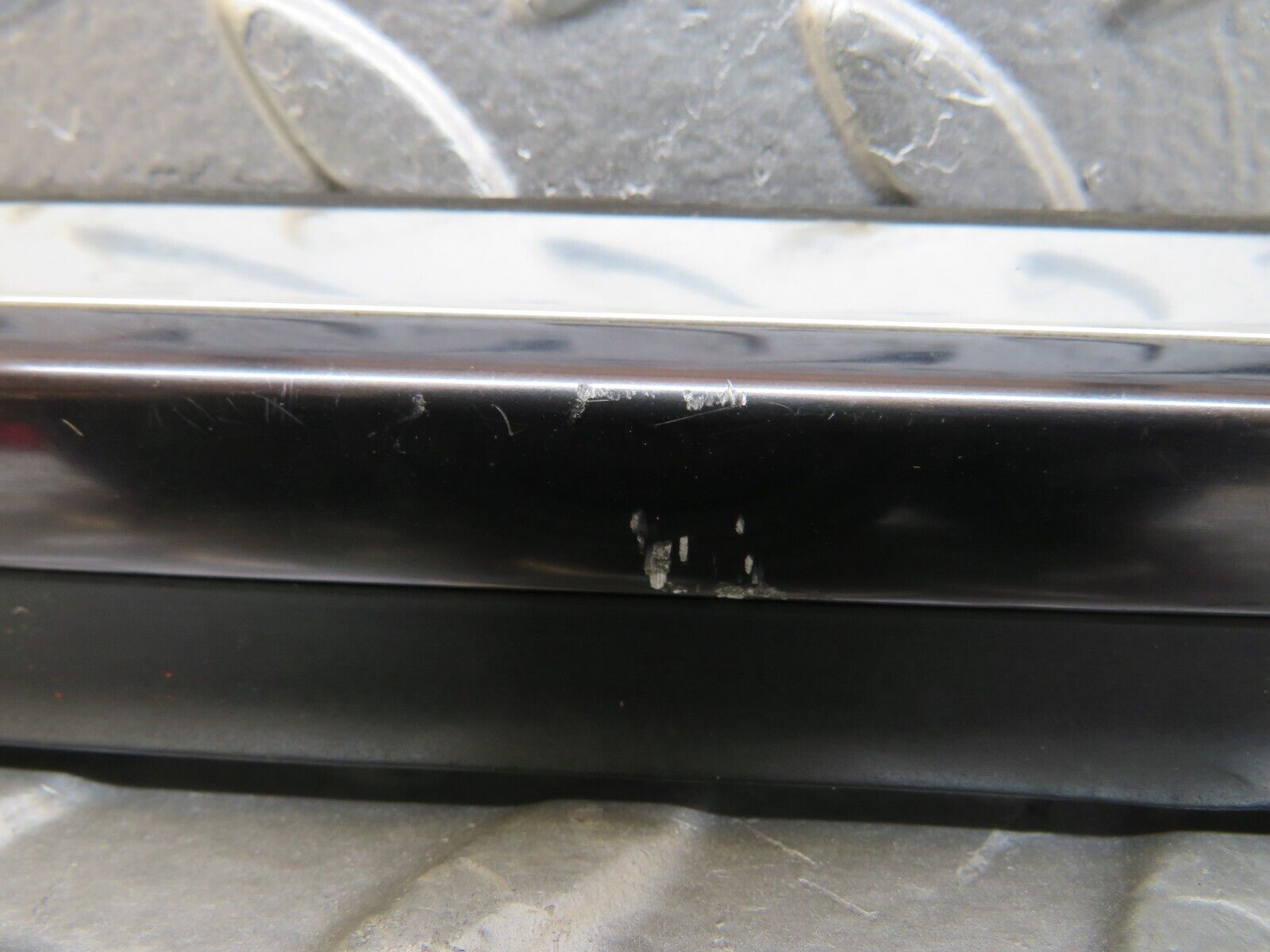 24886 Mercedes-Benz W140 SEL320 LWB Rear Right Door Moulding Trim