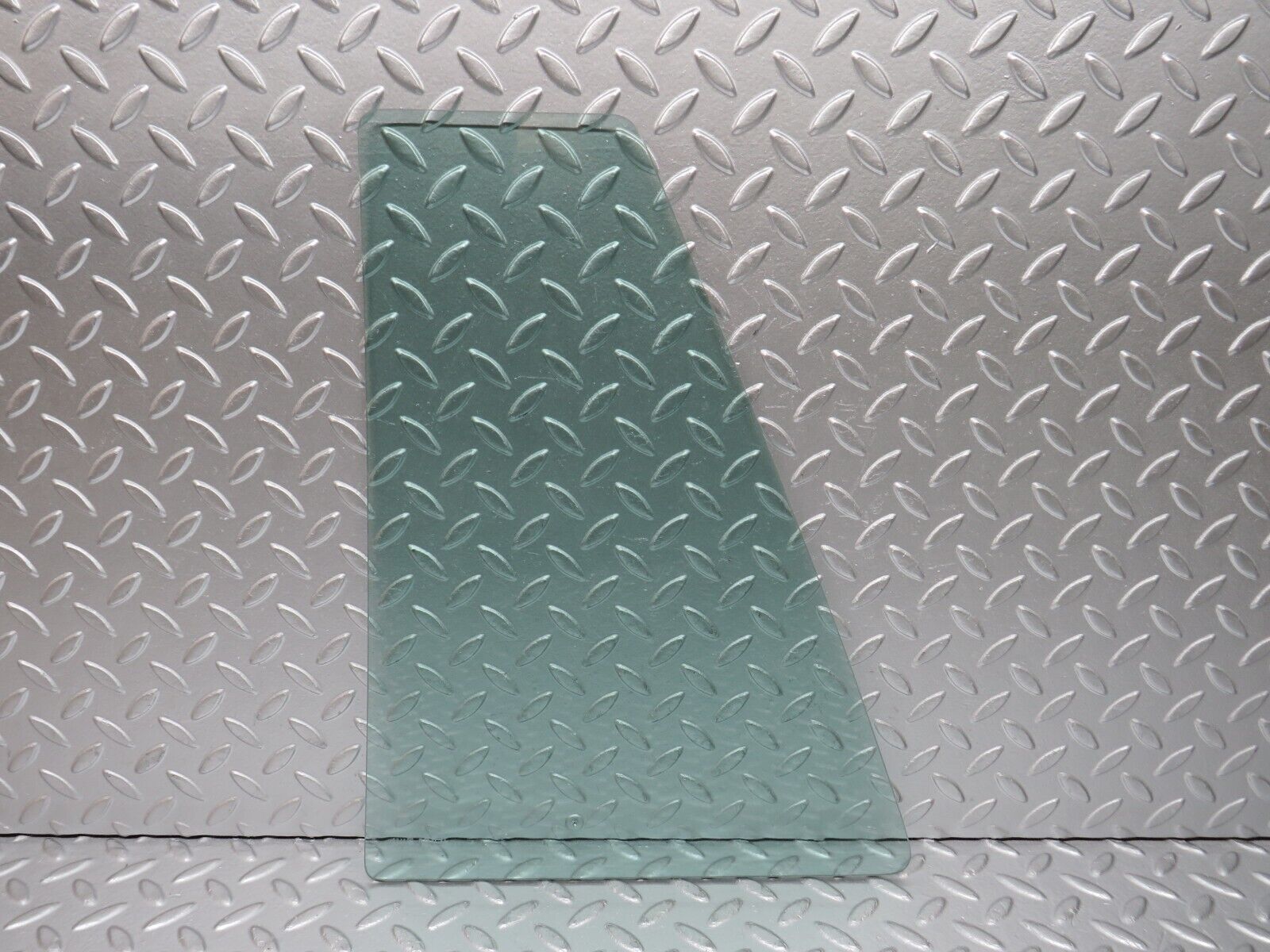 32498 Mercedes-Benz S124 300TE Wagon Rear Right Door Quarter Window Glass