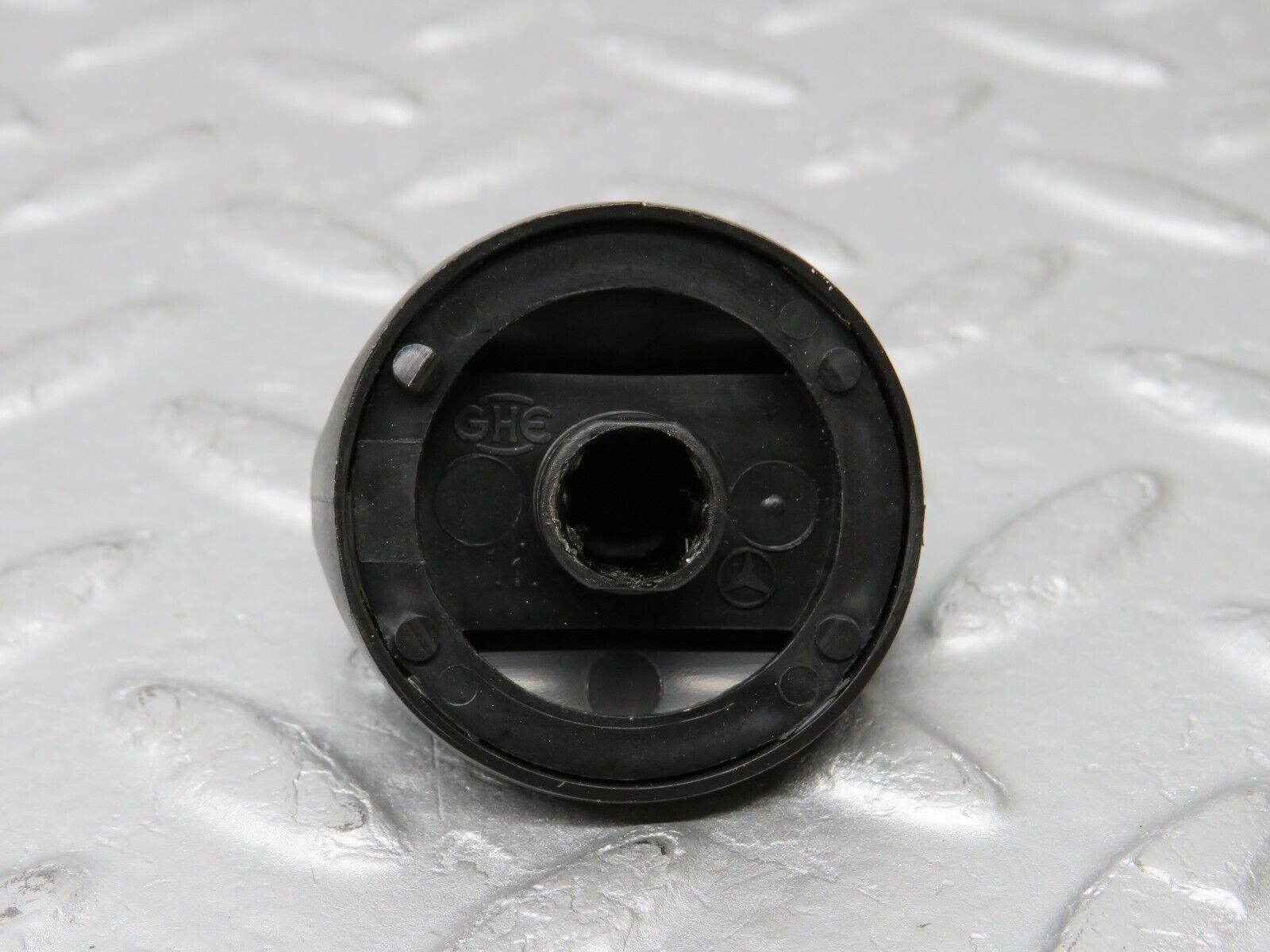 36706 Mercedes-Benz W201 190E 2.0L Heater Control Knob Set