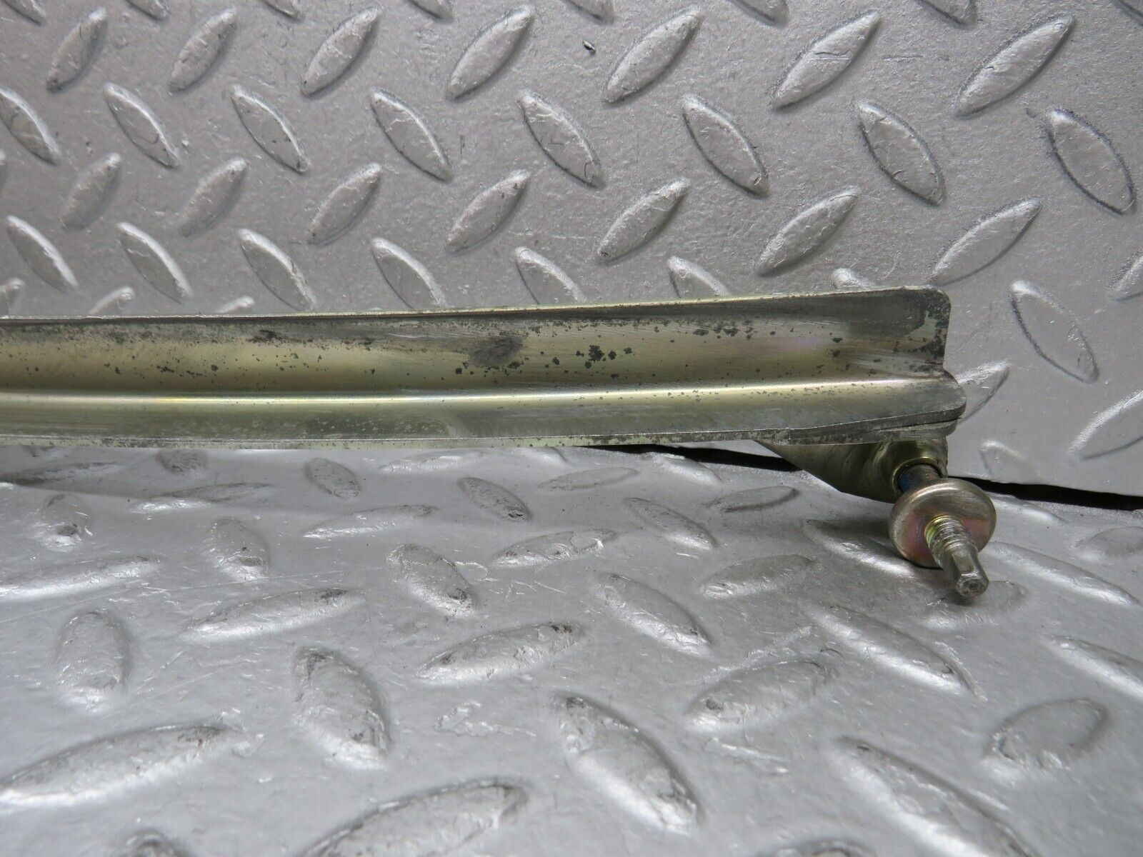 37802 Mercedes-Benz A124 320E Cabriolet Front Left Window Channel