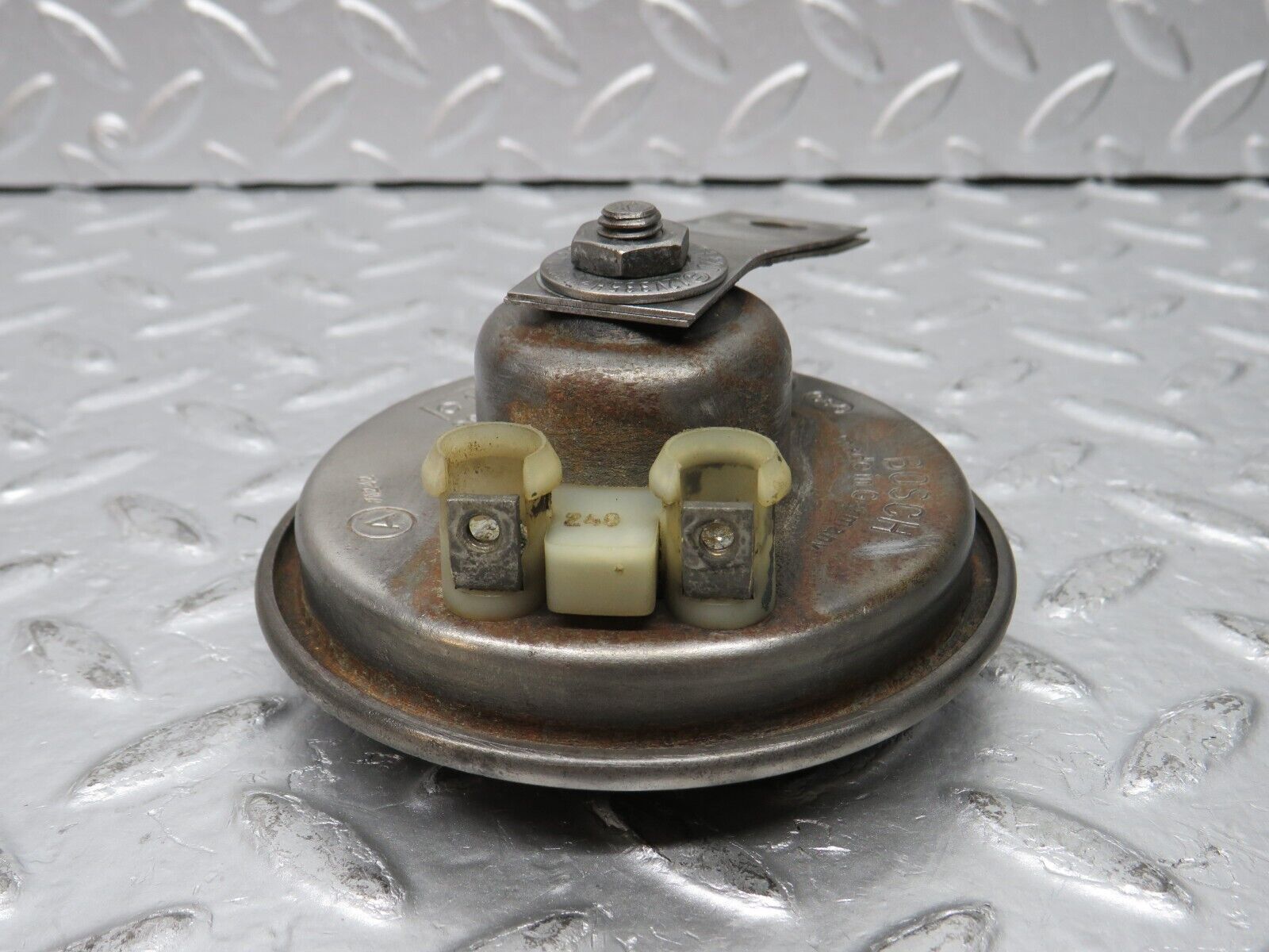 30871 Mercedes-Benz W201 190E 2.0L Horn Bosch 20016