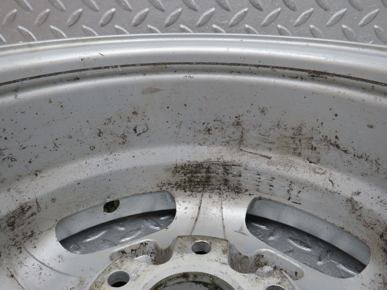 38188 Mercedes-Benz A124 Alloy Wheel 7Jx15H2 ET37 KBA44301