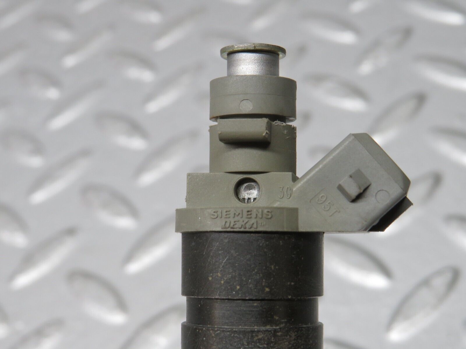 33486 Mercedes-Benz W202 C180 Fuel Injector Siemens 0000787423