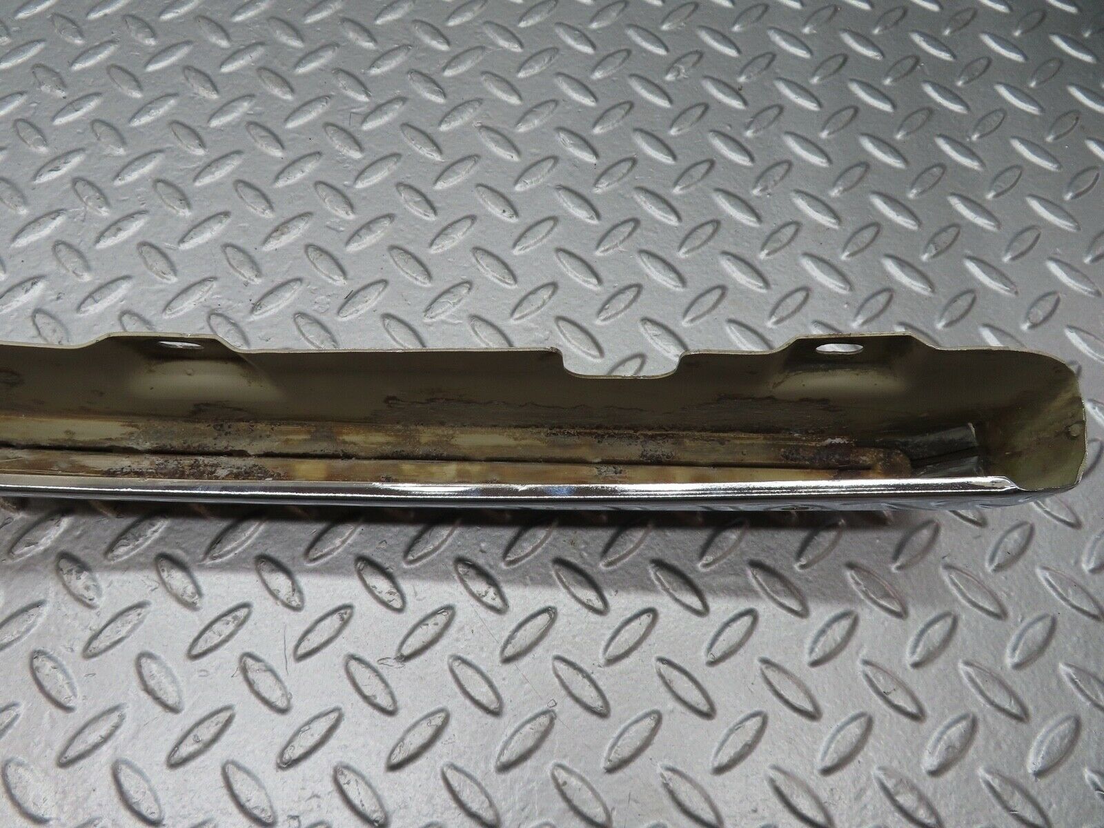 18156 Mercedes-Benz W116 450SEL Front Right Upper Bumper Corner 1168800270