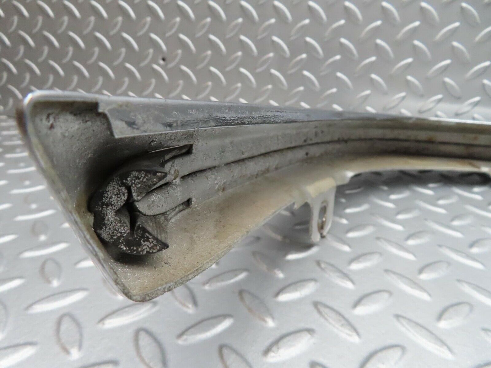 14411 Mercedes-Benz W116 350SE Front Left Upper Bumper Corner