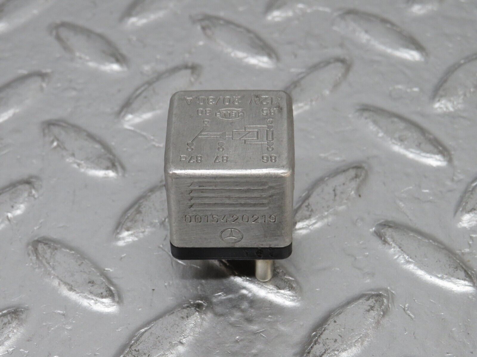 32472 Mercedes-Benz S124 300TE Wagon Multi Purpose Relay 0015420219