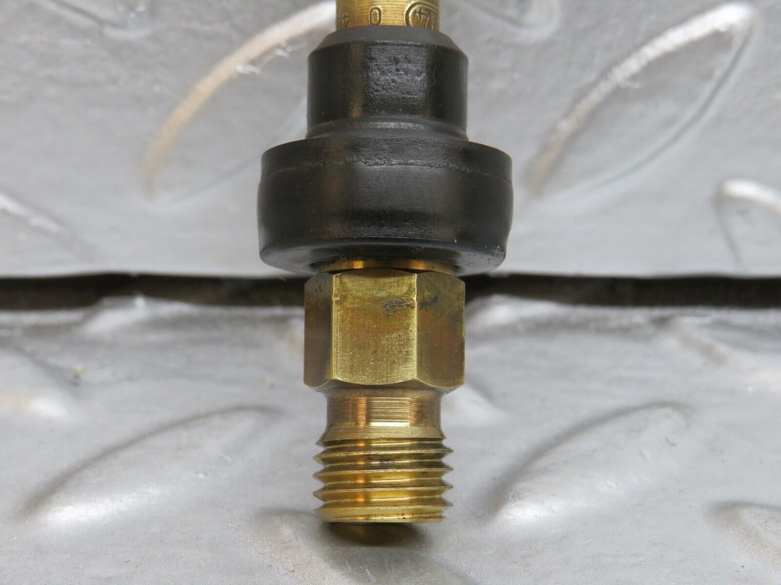 29578 Mercedes-Benz W124 230E Fuel Injector  0437502047 0000785623