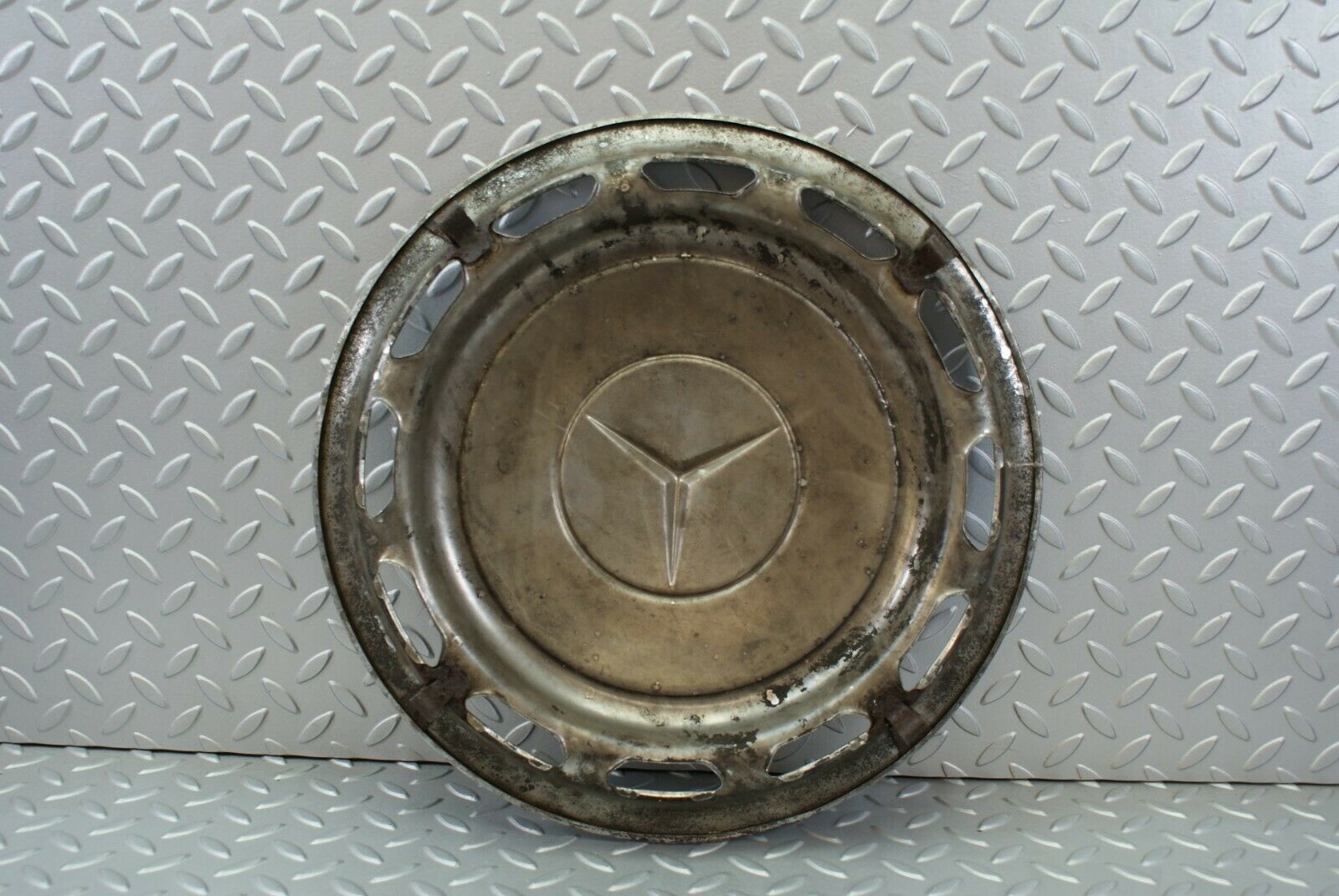 3131 Mercedes-Benz C107 350SLC Coupe Coupe Wheel Trim Hub Cap 14