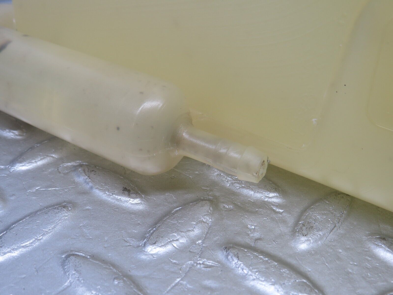 38242 Mercedes-Benz R129 280SL Coupe Coolant Expansion Tank 1295000249