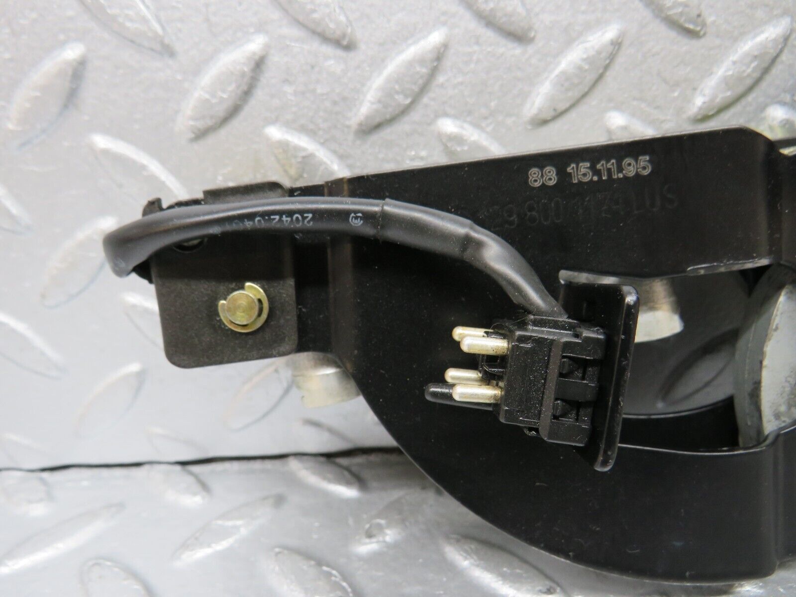 39614 Mercedes-Benz R129 320SL Coupe Rear Left Roof Lock Mechanism 1298001174
