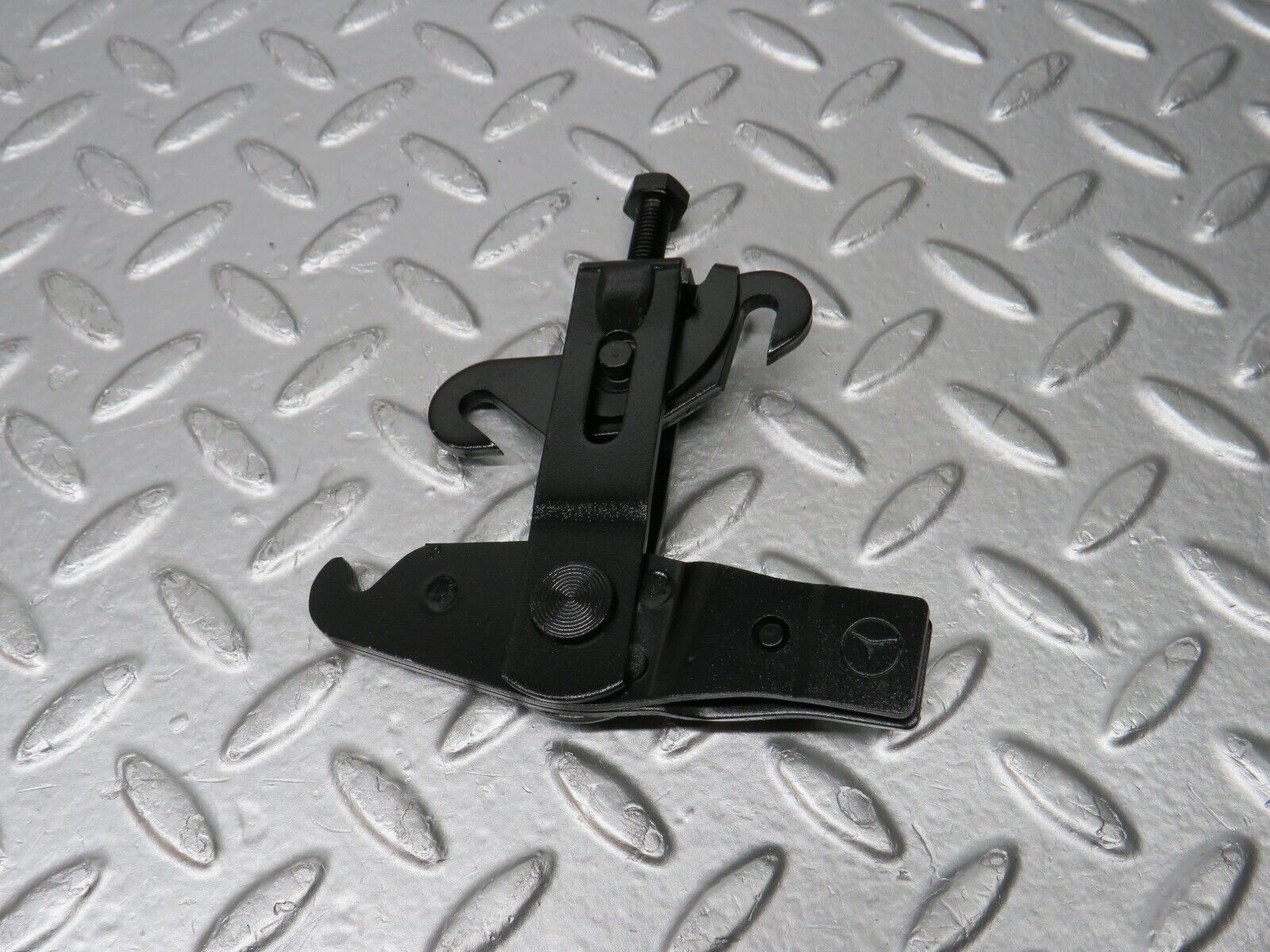 30905 Mercedes-Benz W201 190E 2.0L Handbrake Adjusting Handbrake Regulator