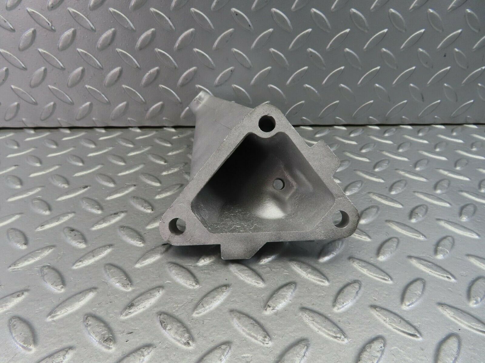 10807 Mercedes-Benz W123 230E Engine Mount Bracket Left Side 1022230504