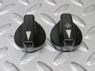 W126 heater control knob pair used OEM