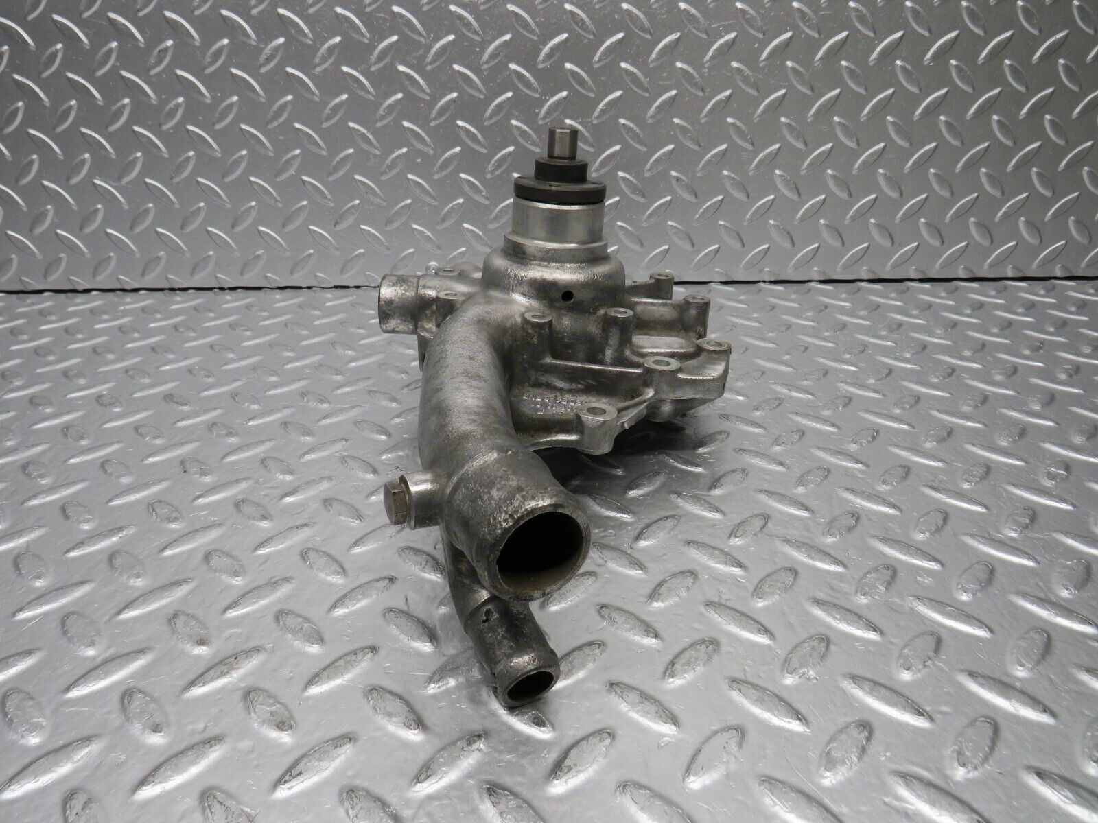 30769 Mercedes-Benz W201 190E 2.0L Water Pump 1022011001 1022010507