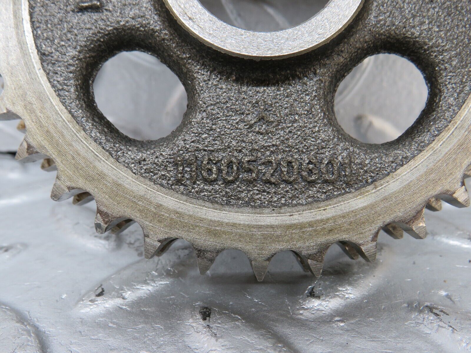 34517 Mercedes-Benz C126 380SEC Coupe Camshaft Timing Gear 1160520601