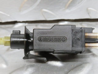 29178 Mercedes-Benz C124 320CE Coupe Brake Light Switch 0015450109