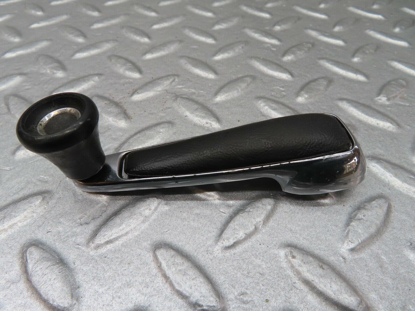 12762 Mercedes-Benz W111 220SE Window Lifter Crank Handle