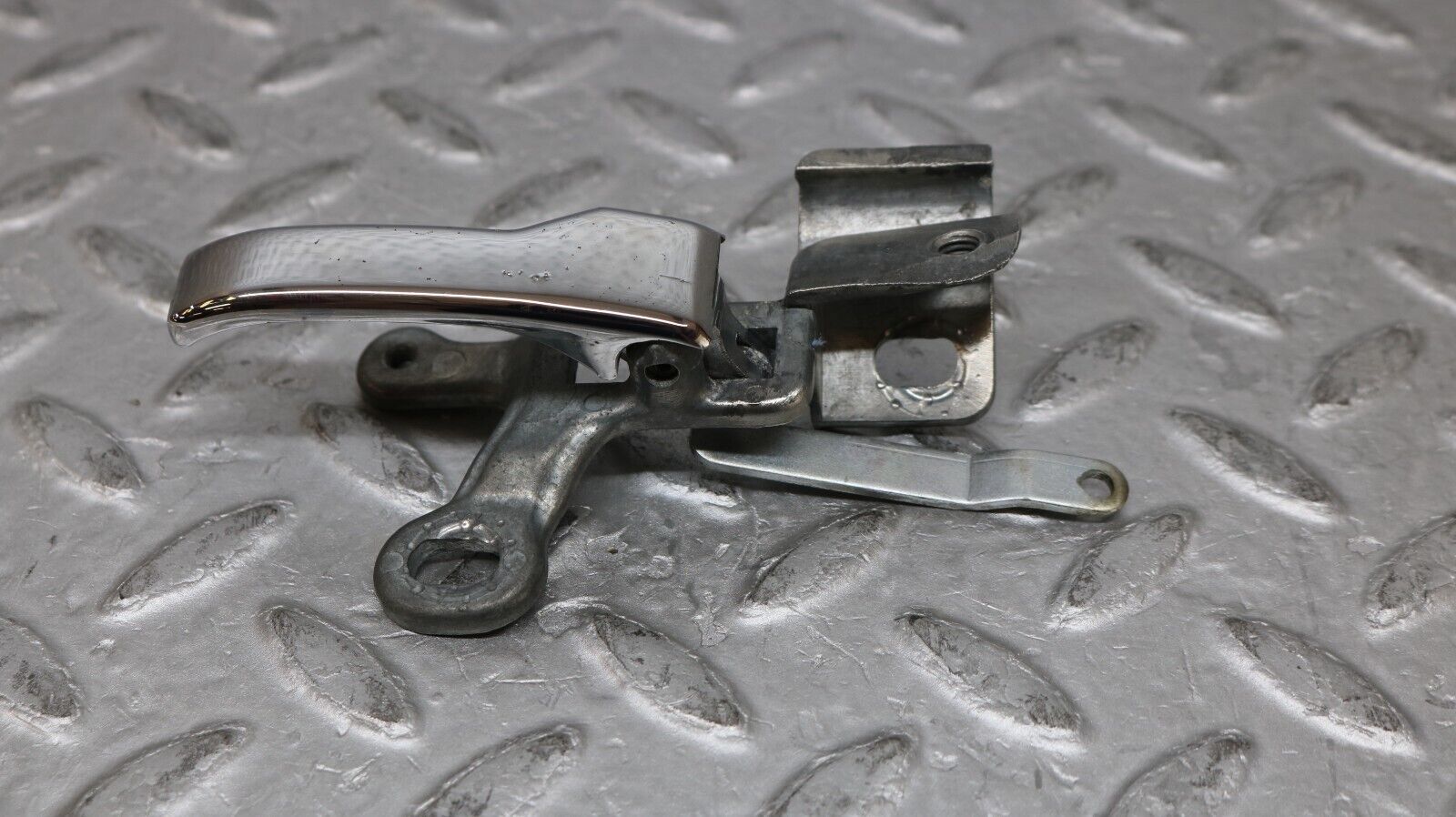 37264 Mercedes-Benz W109 300SEL Rear Right Interior Door Handle 1157660219