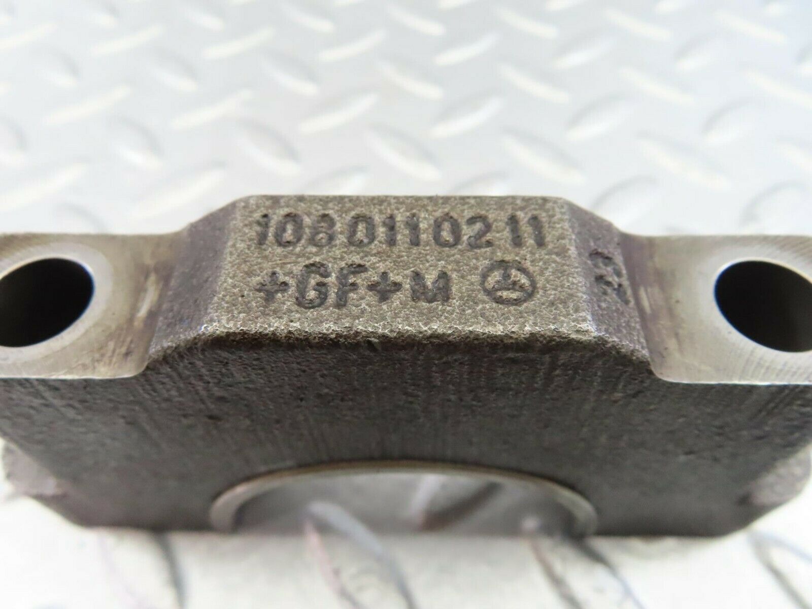 9876 Mercedes-Benz C123 280CE Coupe Crankshaft Bearing Holder Block 1080110211