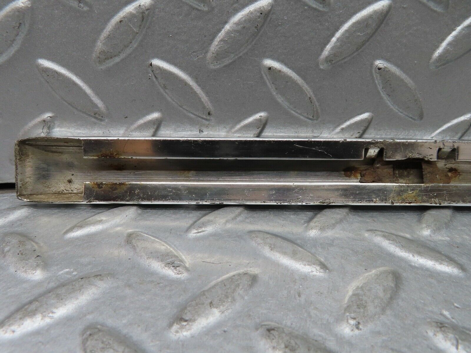 19019 Mercedes-Benz W120 W121 Ponton Front Fender Wing Lower Chrome Moulding Trim