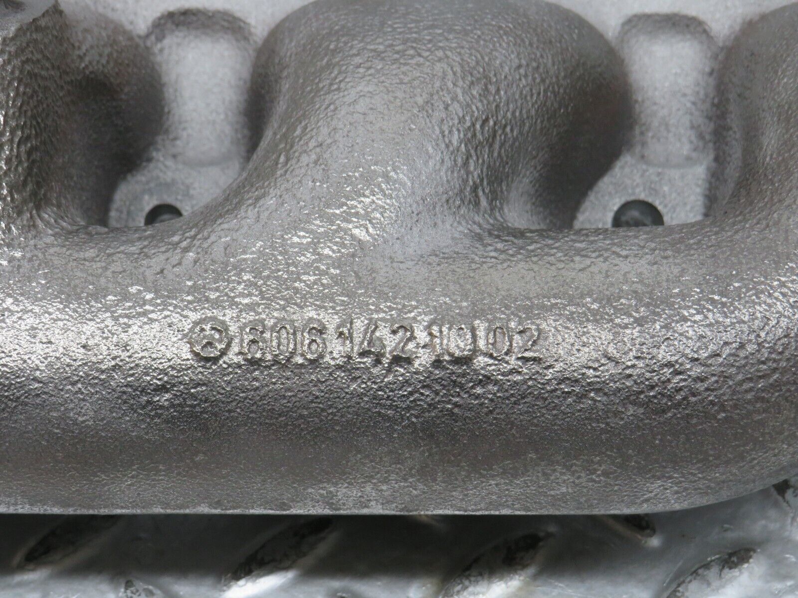 27679 Mercedes-Benz S124 300TE Wagon Exhaust Manifold Cylinder 1-3 6061421002