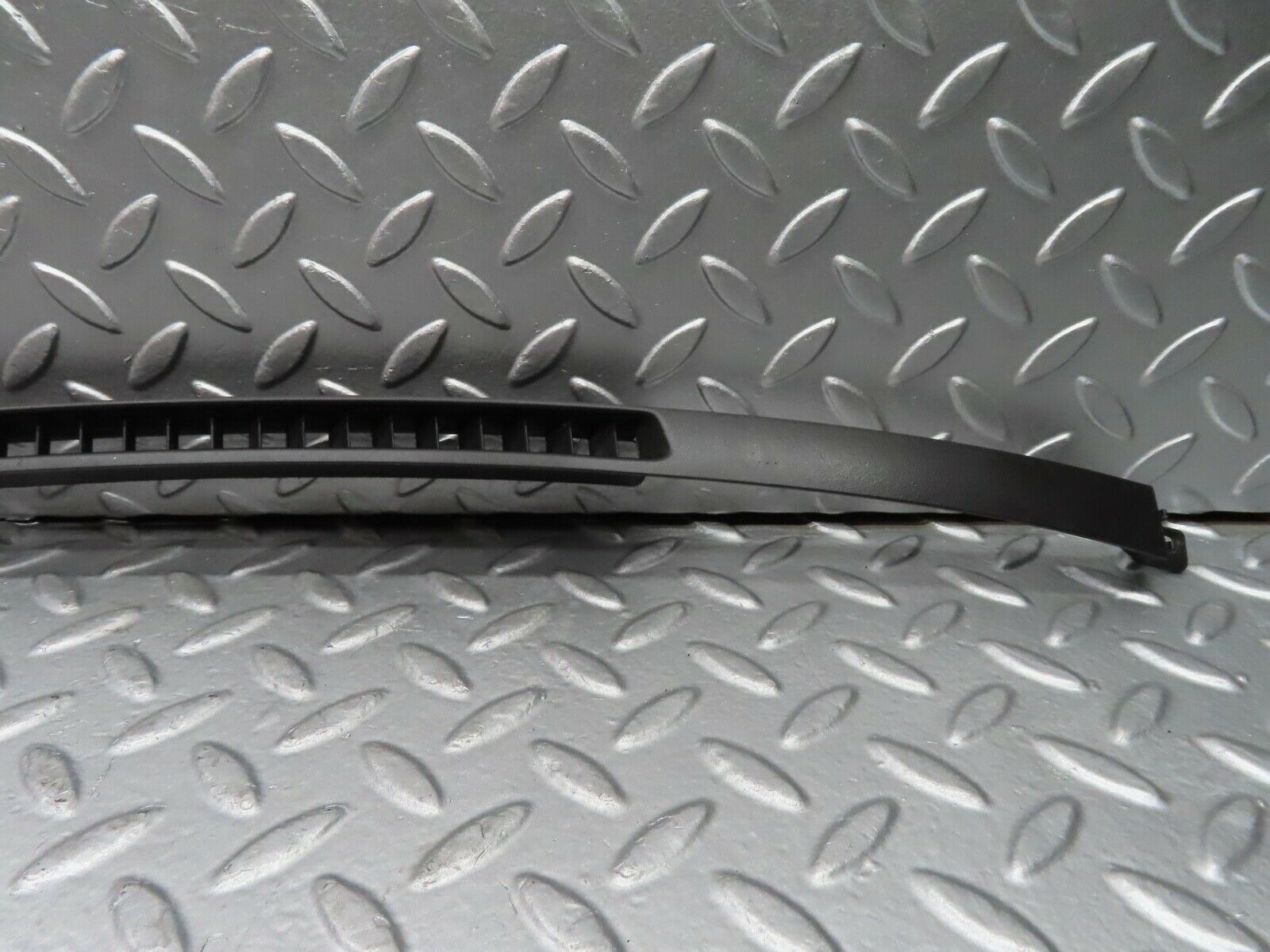 19983 Mercedes-Benz R129 300SL Coupe Windscreen Defroster Air Vent 1296890380