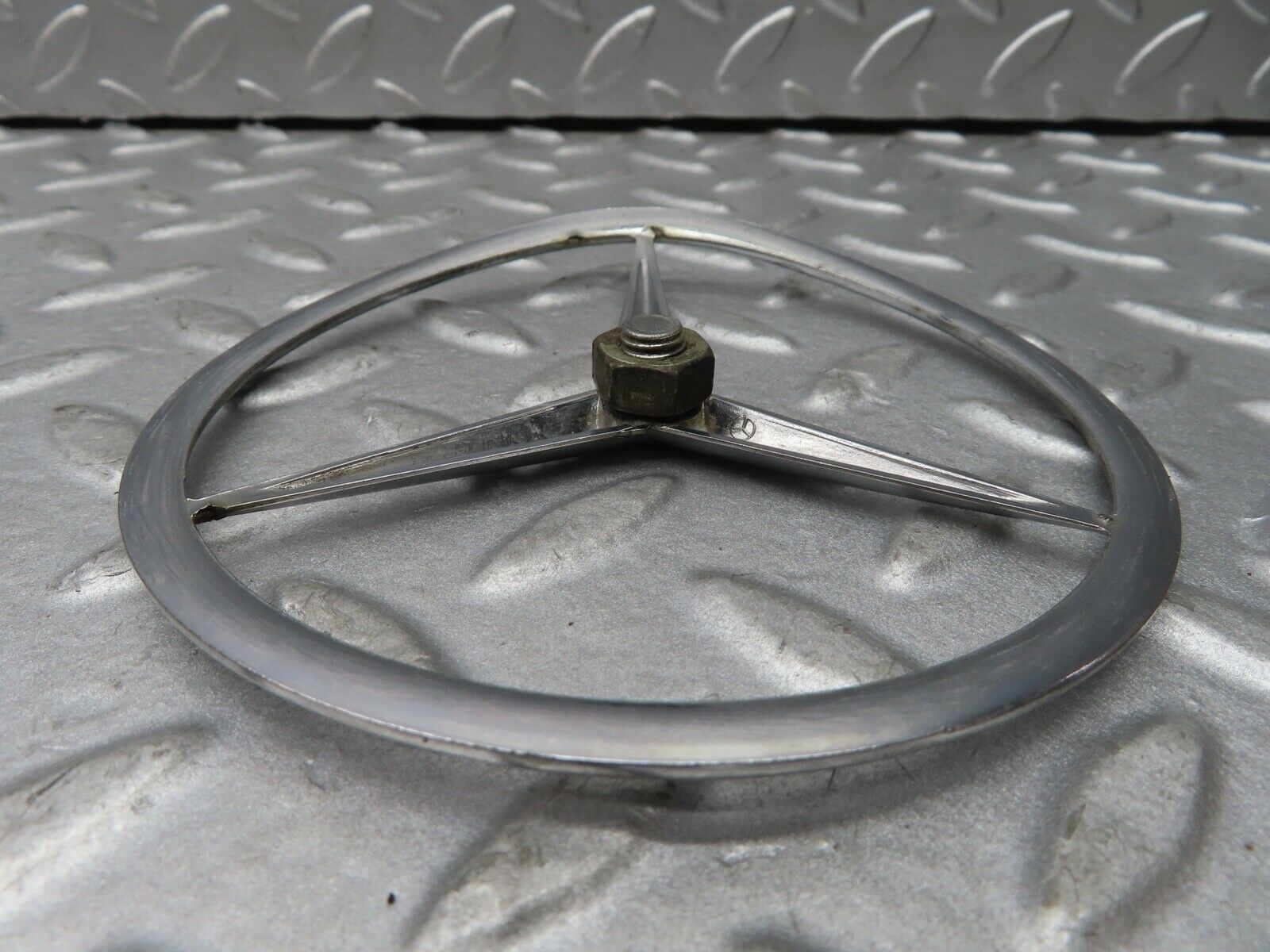 17695 Mercedes-Benz W116 450SEL Trunk Lid Badge Emblem 1167580058