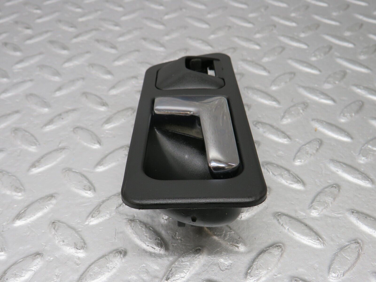 36618 Mercedes-Benz W201 190E 2.0L Right Interior Door Handle 2017660264