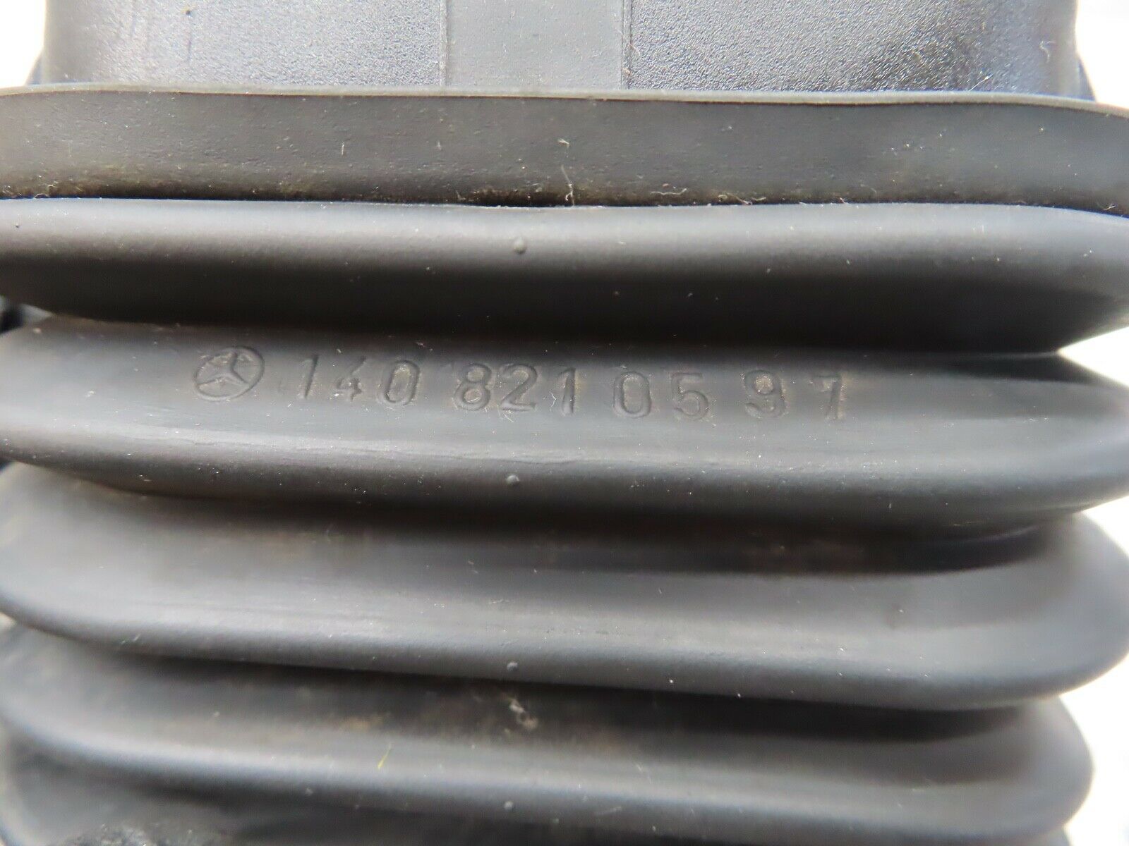 19628 Mercedes-Benz C140 CL420 Coupe Door Wire Protector Rubber 1408210597