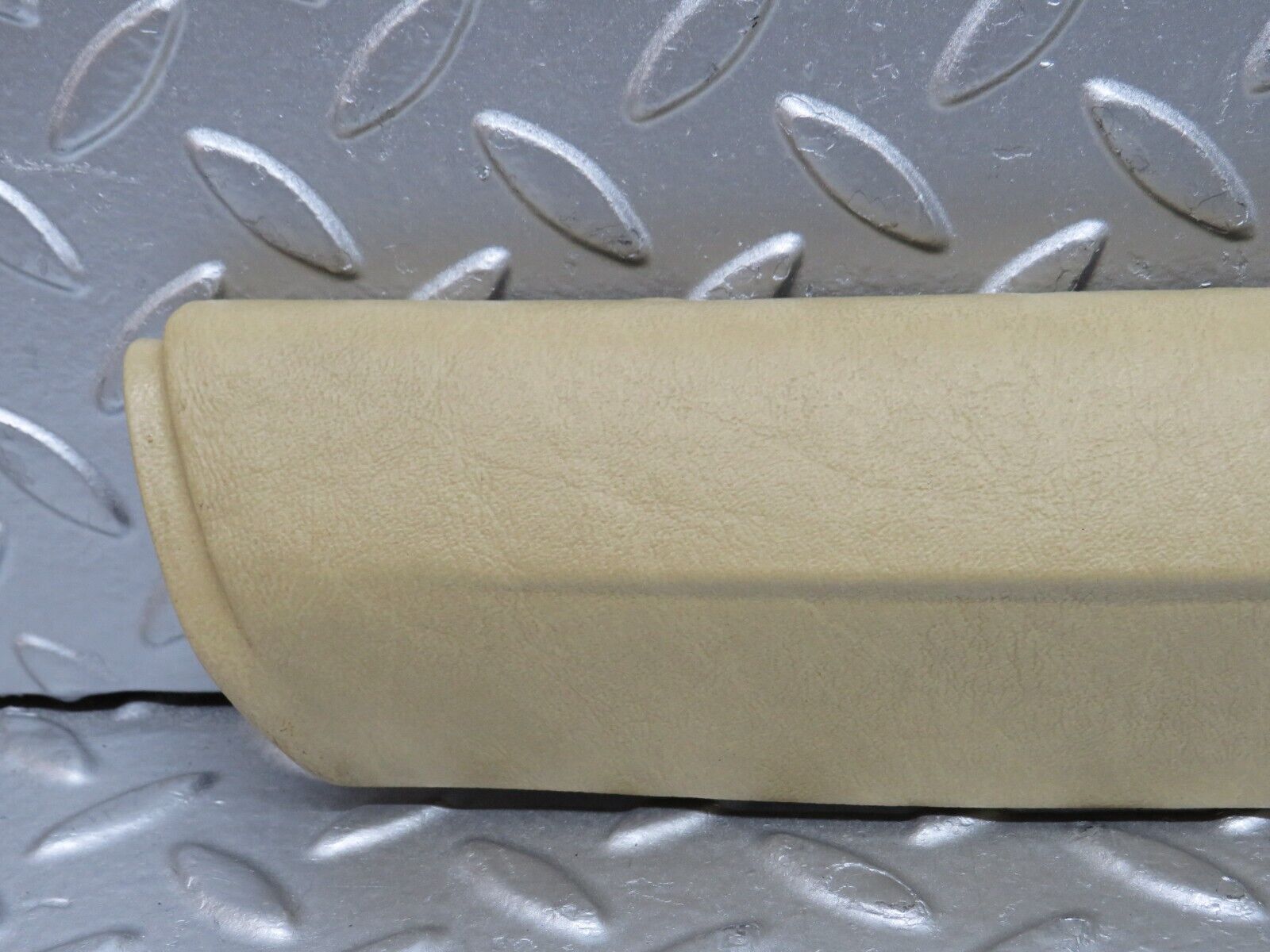 0498 Mercedes-Benz W123 230E A Pillar Cover Panel Right Beige