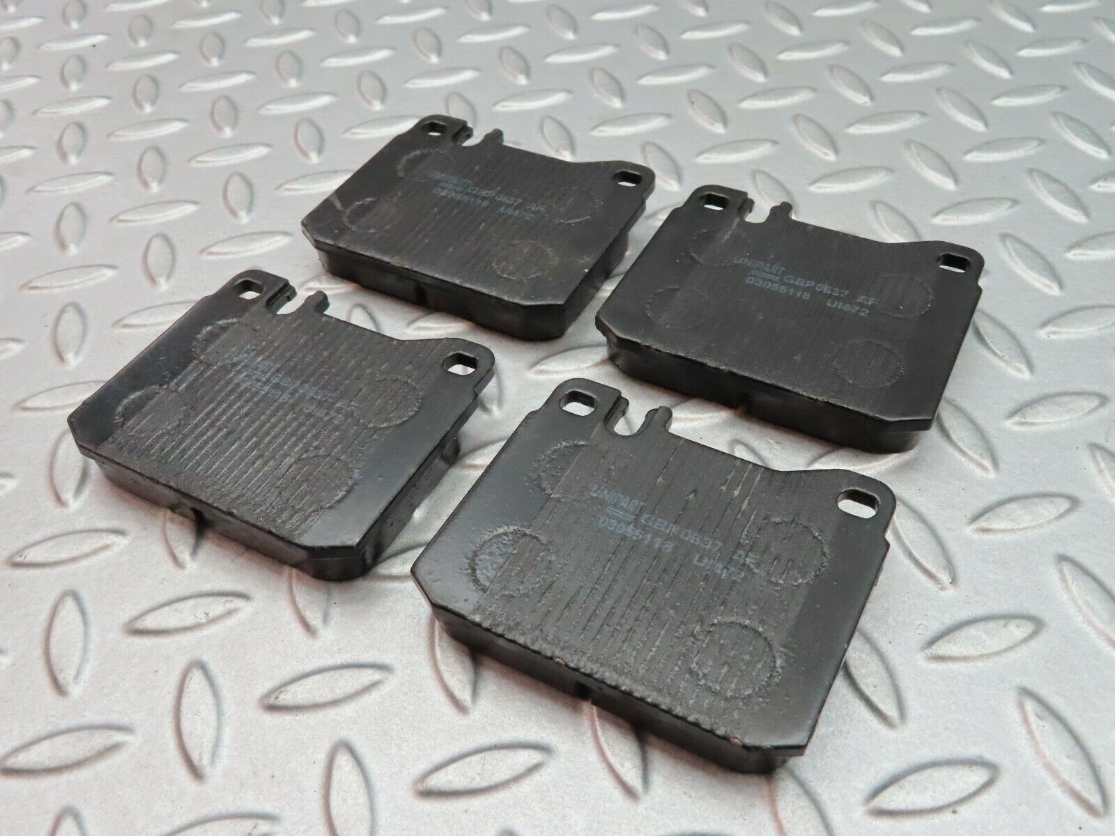 5205 Mercedes-Benz R107 350SL Coupe Front Brake Pads Uniparts GBP 0637 AF New
