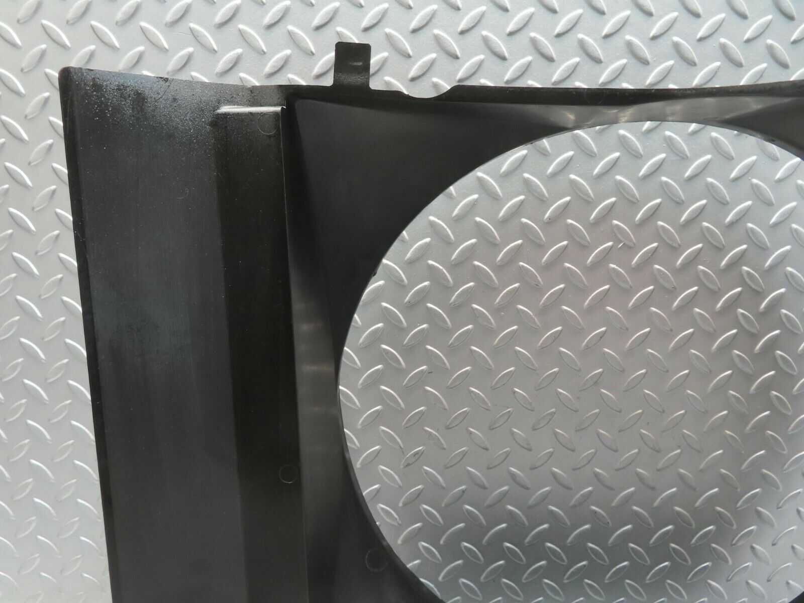 11542 Mercedes-Benz C123 230CE Coupe Radiator Fan Shroud Fan Cover 1235052055