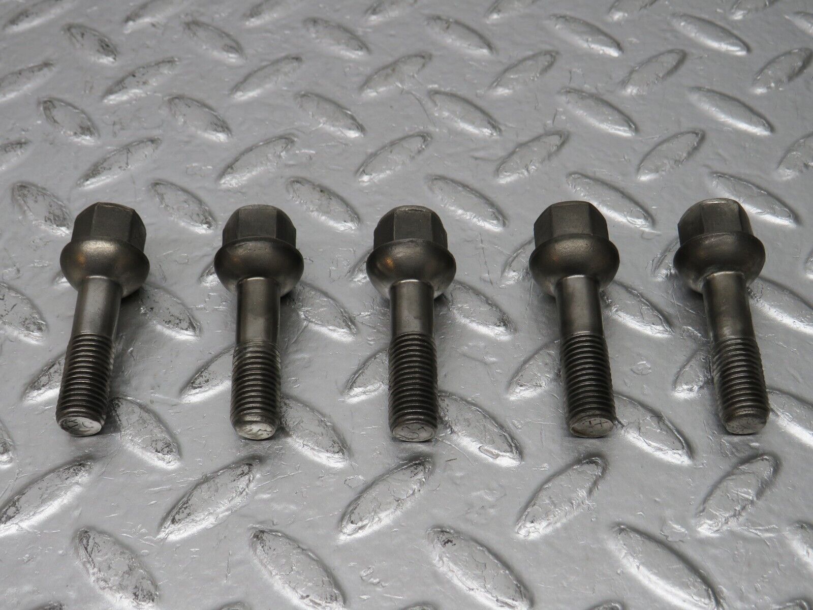 32641 Mercedes-Benz 5x Alloy Wheel Lug Bolt M12x1.5