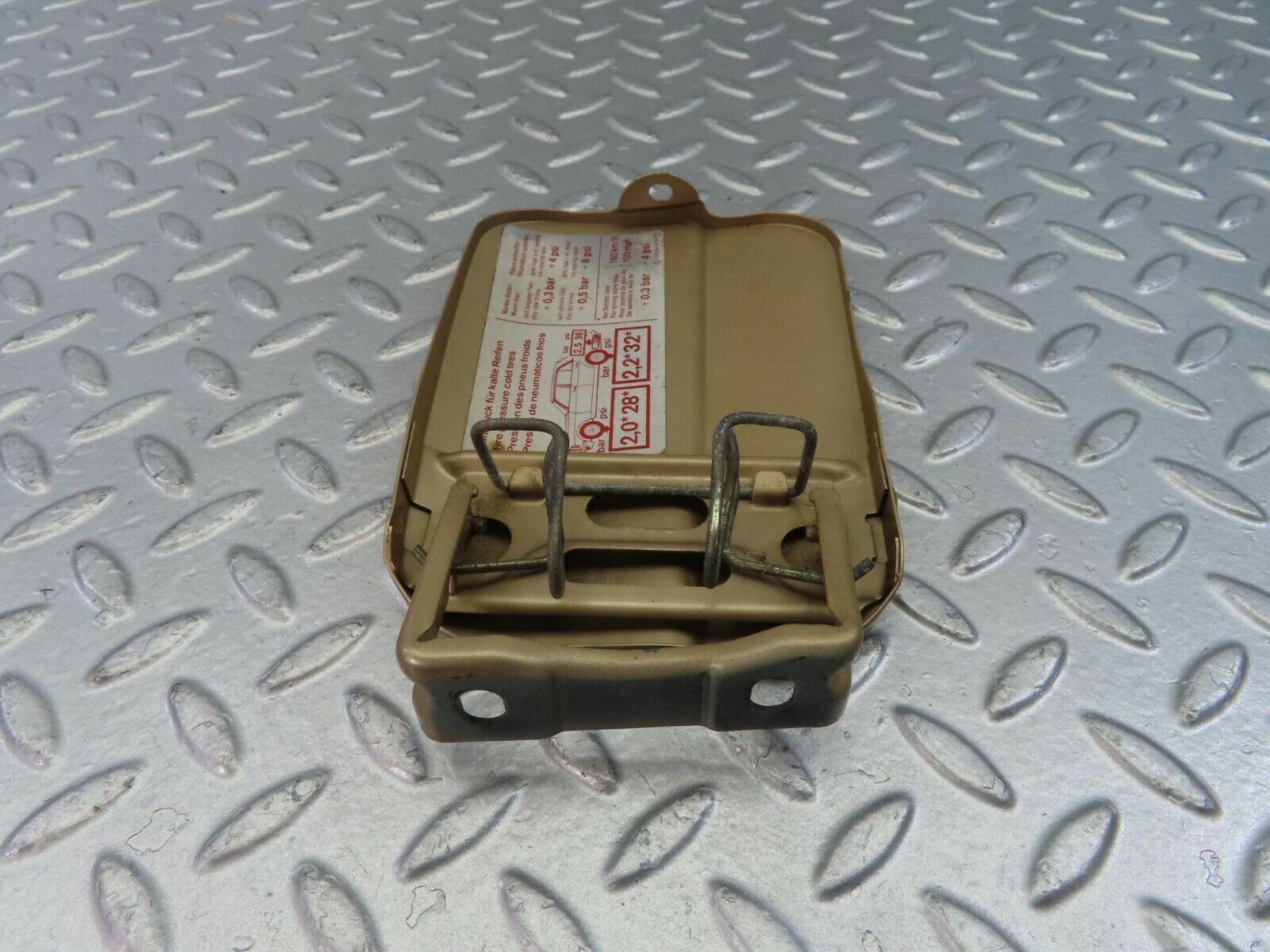 10797 Mercedes-Benz W123 230E Fuel Tank Flap Cap 1235840039