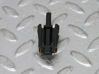 0587 Mercedes-Benz W123 230E Door Contact Switch 0015458714