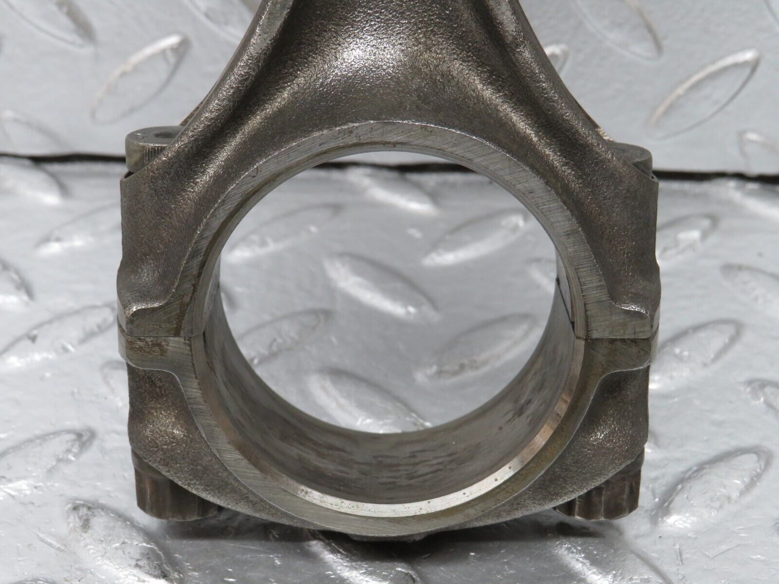 32935 Mercedes-Benz W123 300D Piston With Connecting Rod 90.885 mm 61502