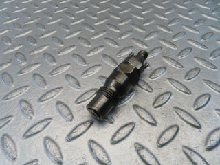 10982 Mercedes-Benz W115 220D Fuel Injector Bosch KCA30sd27/4