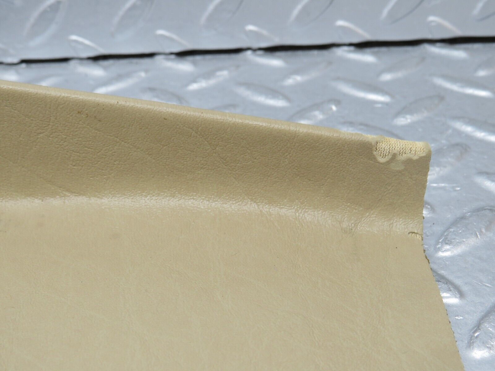 37051 Mercedes-Benz C126 420SEC Coupe Rear Armrest Cover Tray Beige 1269240123