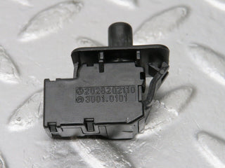 33459 Mercedes-Benz W202 C180 Door Contact Switch 2x 2028202110