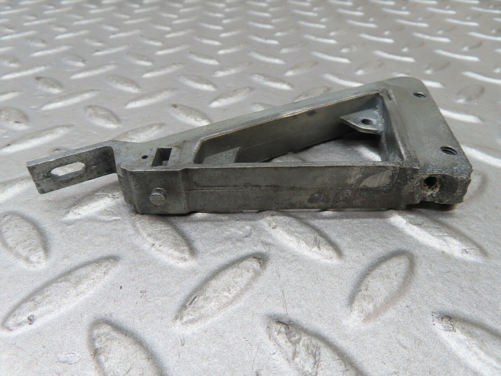 17556 Mercedes-Benz W116 450SEL Wing Mirror Bracket 1167250041