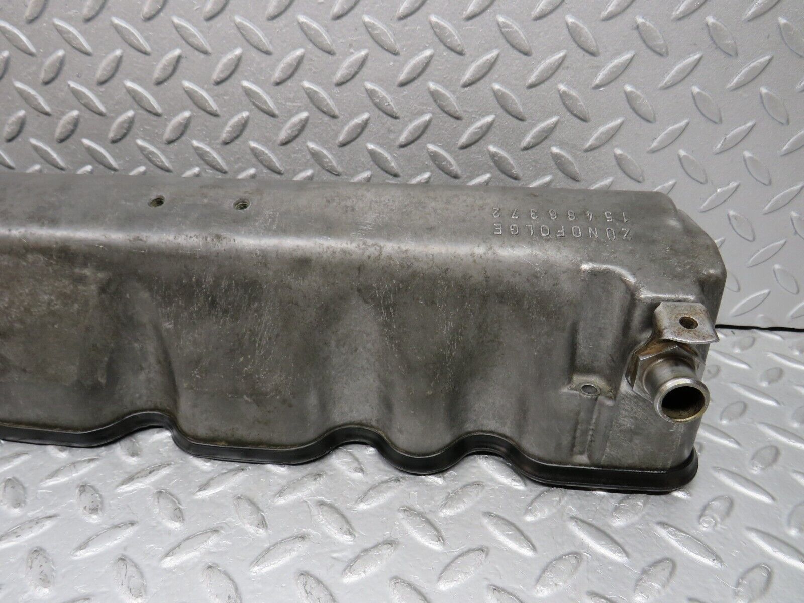 37635 Mercedes-Benz W109 300SEL Cylinder Head Valve Cover Right 1160161905
