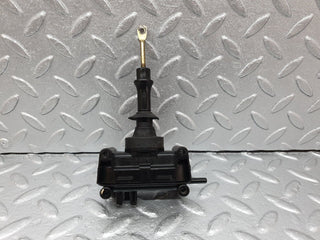 41512 Mercedes-Benz W124 200E Rear Door Lock Vacuum Actuator 0008007975
