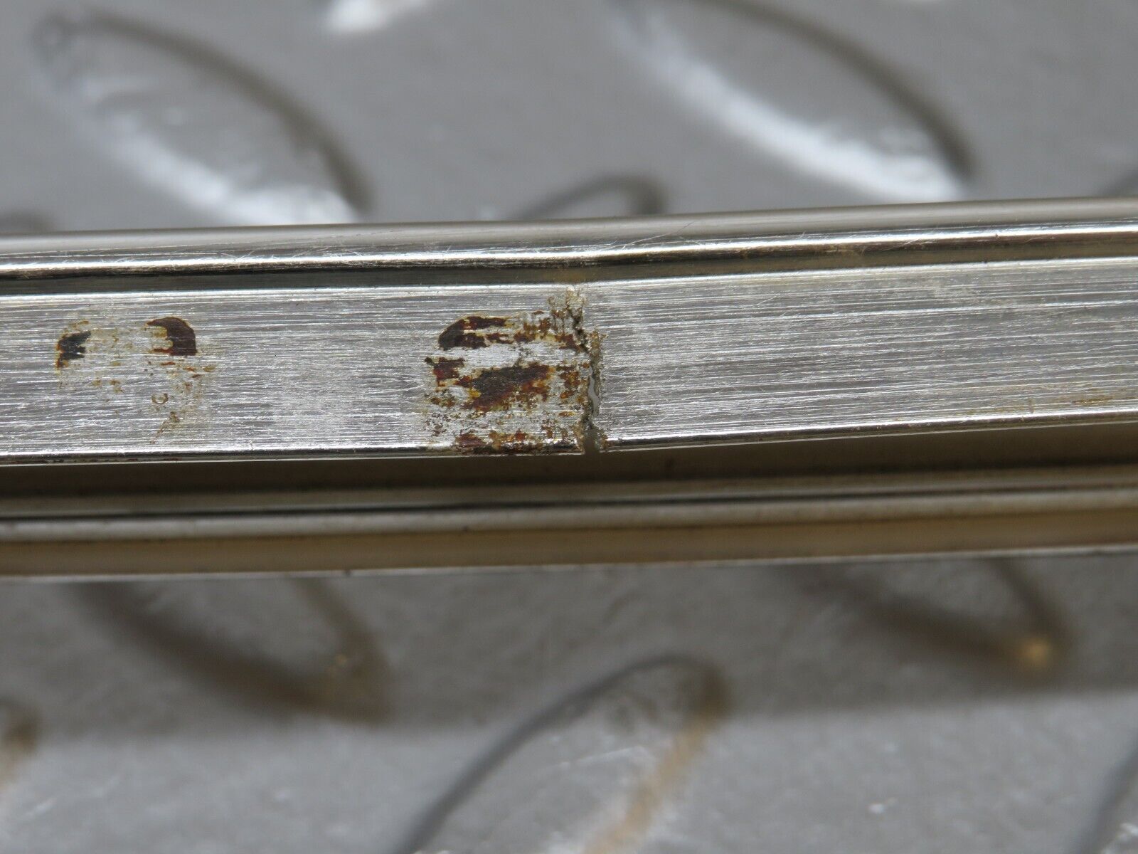 40263 Mercedes-Benz R107 Front Windscreen Chrome Frame