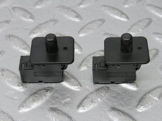 33459 Mercedes-Benz W202 C180 Door Contact Switch 2x 2028202110