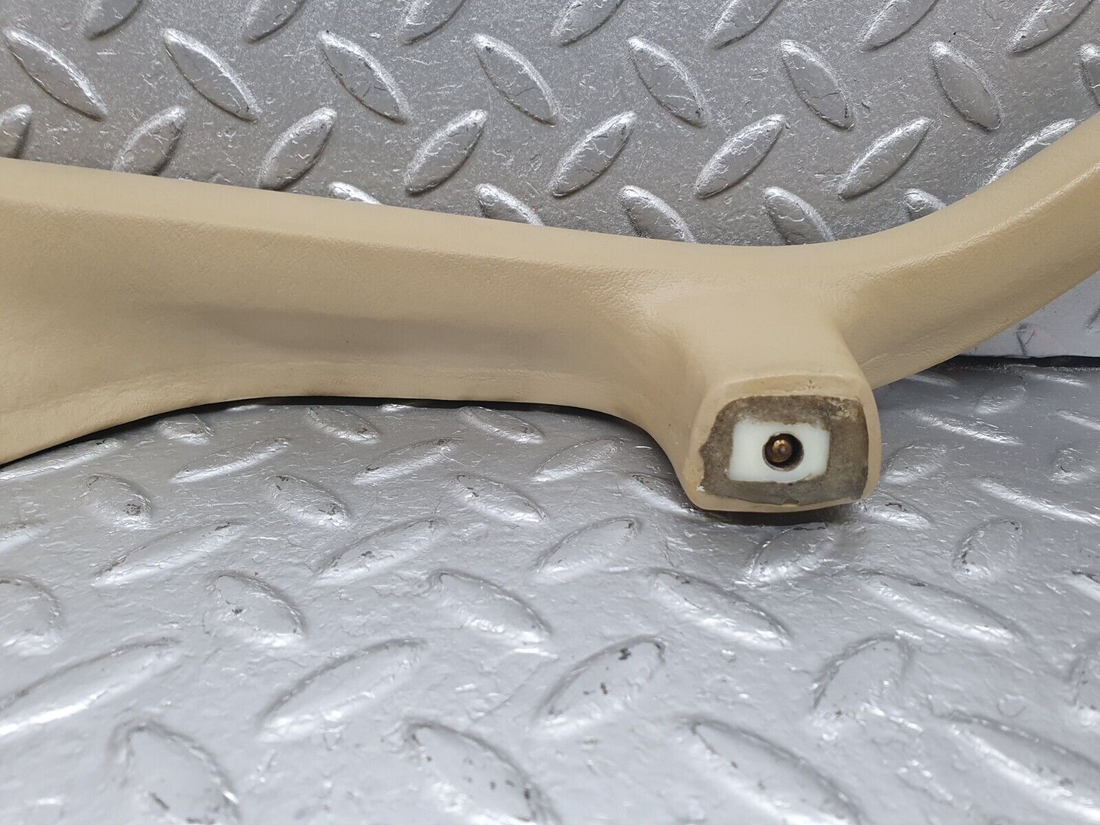 40930 Mercedes-Benz W126 300SE Rear Right Interior Door Handle Beige 126970121
